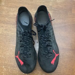 Puma ultra 1.3 cleats, size 7.  Only worn one time.
